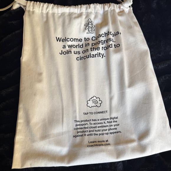 Hard to find and rare Coachtopia bag in crinkle patent leather with spikes - Picture 13 of 16